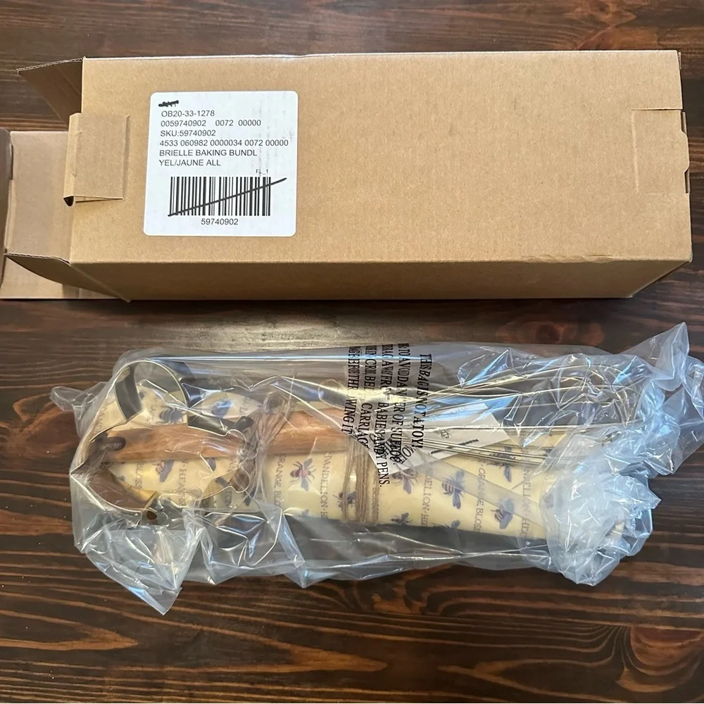 Anthropologie Busy Bee Baking Bundle Holiday Gift Set